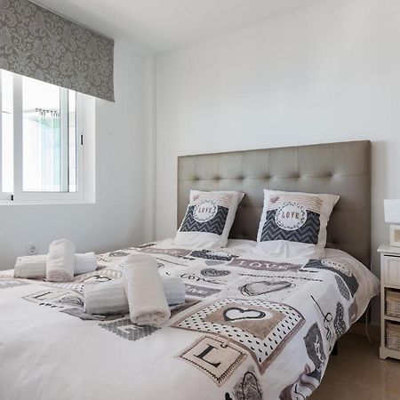 Room In Apartment - 1St Line Top Floor Apartment Carrer del Mar Экстерьер фото