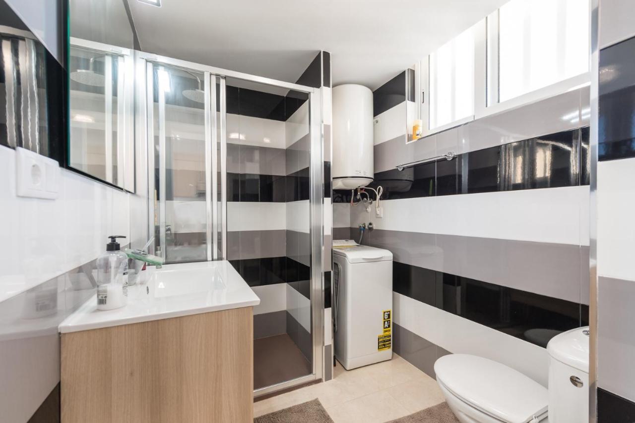 Room In Apartment - 1St Line Top Floor Apartment Carrer del Mar Экстерьер фото